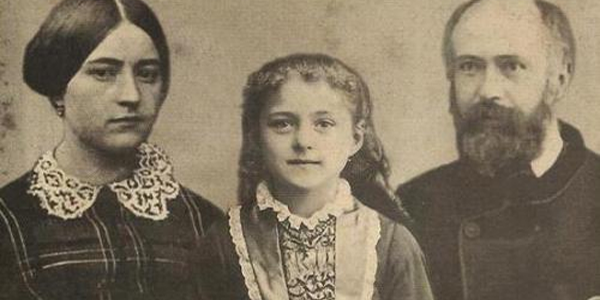 Papa_canoniza_pais_de_Santa-600×300