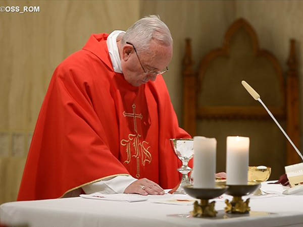 verdadeiros-cristaos-servem-gratuitamente_papa