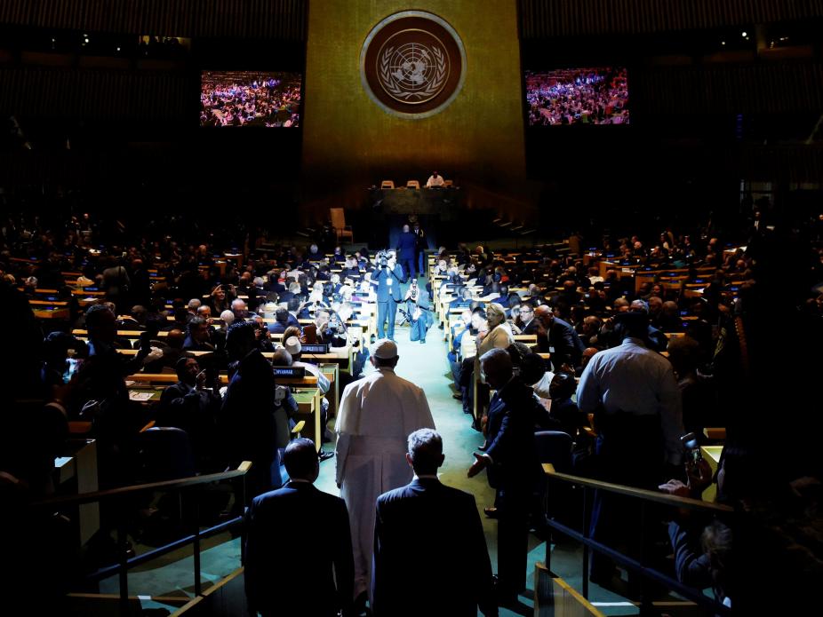 Papa diz que crise ecológica ameaça sobrevivência da humanidade