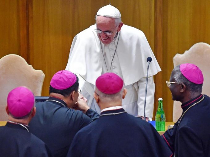 Papa diz que pontos de vista diferentes são naturais na Igreja