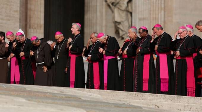 ParticipantesSinodoAudiencia_DanielIbanezACIPrensa_081015