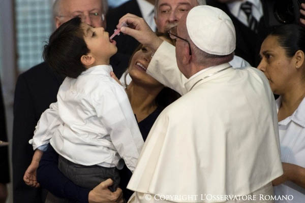 papa_visita-a-hospital-pediatrico
