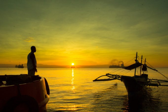 web-man-look-sun-boat-cc-bro-jeffrey-pioquinto-flickr