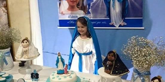 Menina e a Virgem Maria