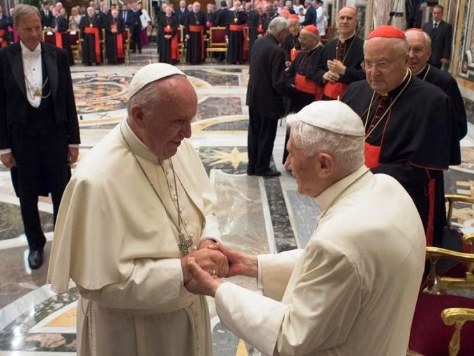 Papa Francisco e Bento XVI