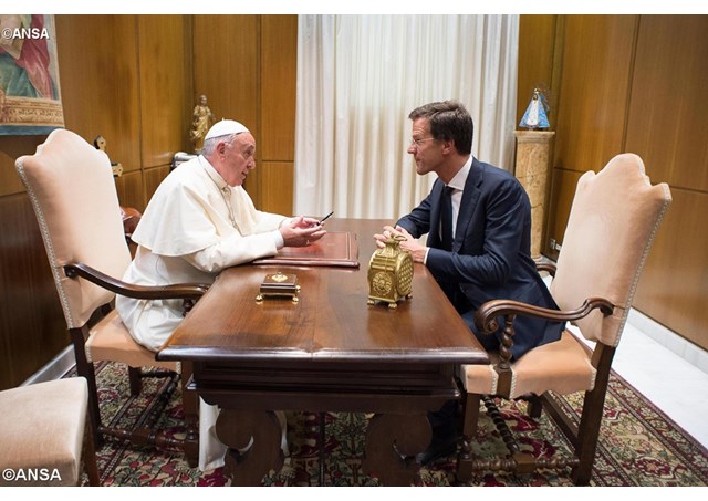 Papa e Premier da Holanda