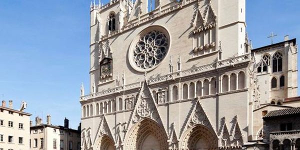 Religiosos e bispos