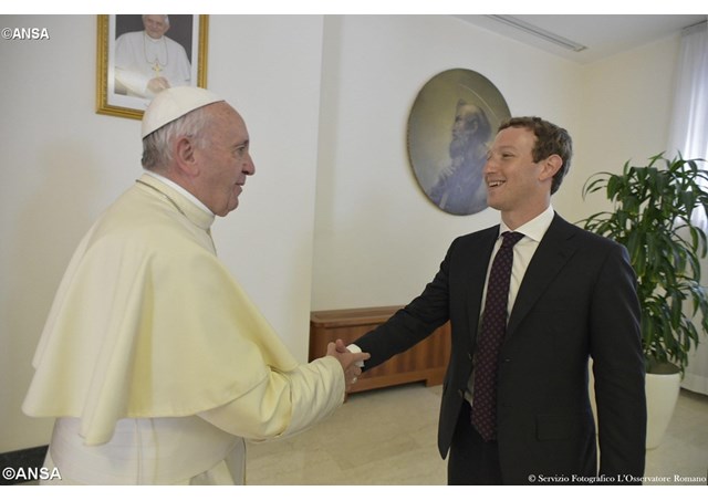 Papa e o fundador do facebook