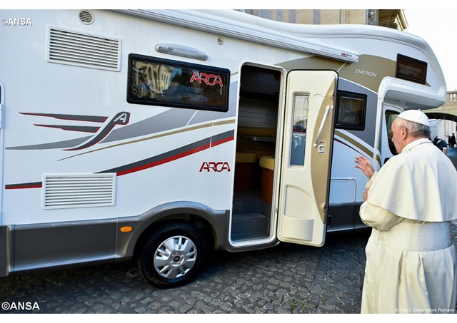 motorhome doado pelo papa