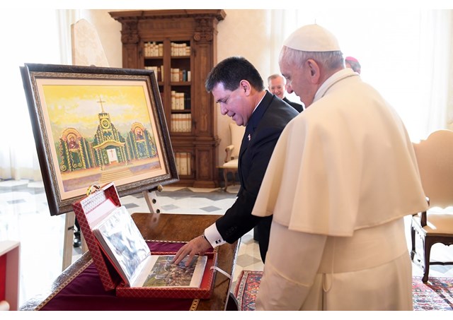 Papa e presidente do Paraguai
