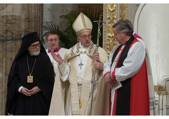 Papa fala de fundamentalismo