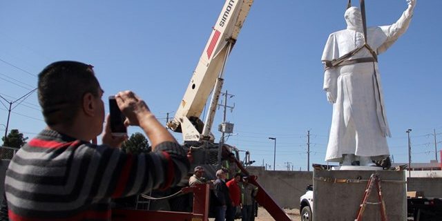 escultura do Papa