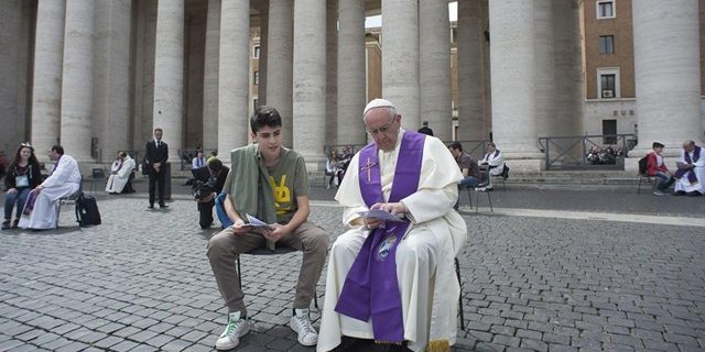 Papa Francisco confessor