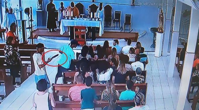 Arrastao_em_Igreja_Aracaju