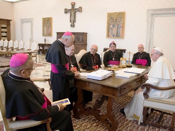 Papa e Conferência Episcopal