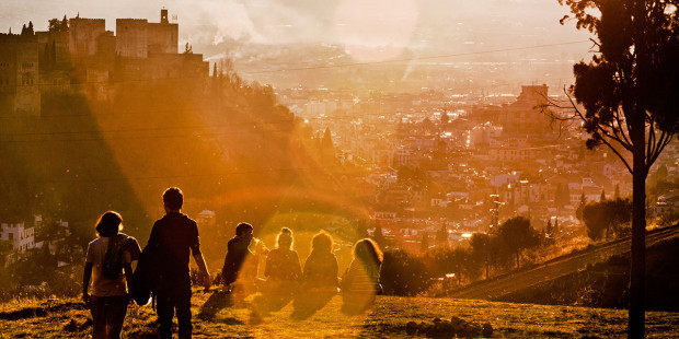 web-meme-en-st-phillip-neri-victoriano-izquierdo-unsplash