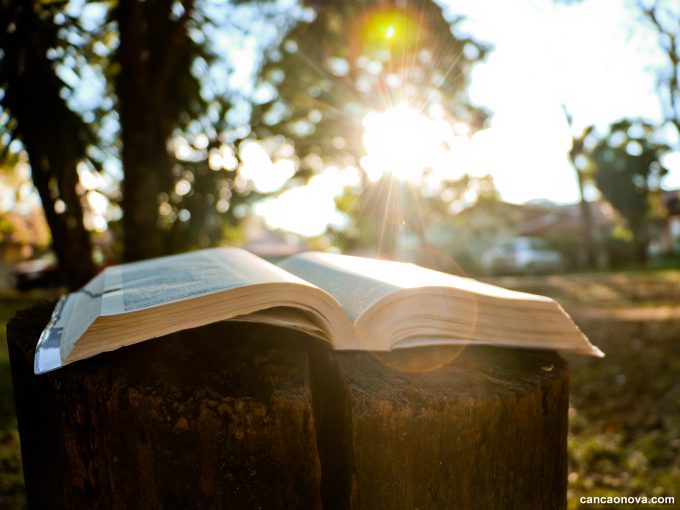 formacao_a-riqueza-da-leitura-meditada-e-orante-da-palavra-de-deus-1600×1200