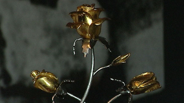 réplica-rosa-de-ouro_reprodução
