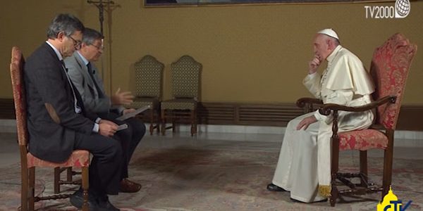entrevista-papa_tv-2000