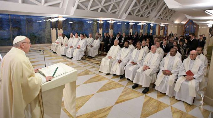 PapaFranciscoMisaSantaMarta_LOR_13112017