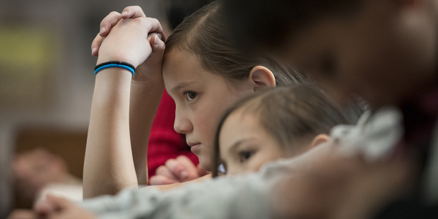 hero-children-mass-prayer-girl-jeffrey-bruno1