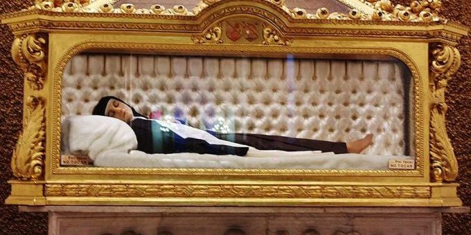 ReliquiasSantaTeresaDeLisieux_FlickrEnriqueLopezTamayoBioscaCC_BY_20_300915