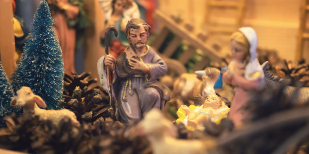 web3-nativity-christmas-joseph-mary-de-ludovic-farine-shutterstock