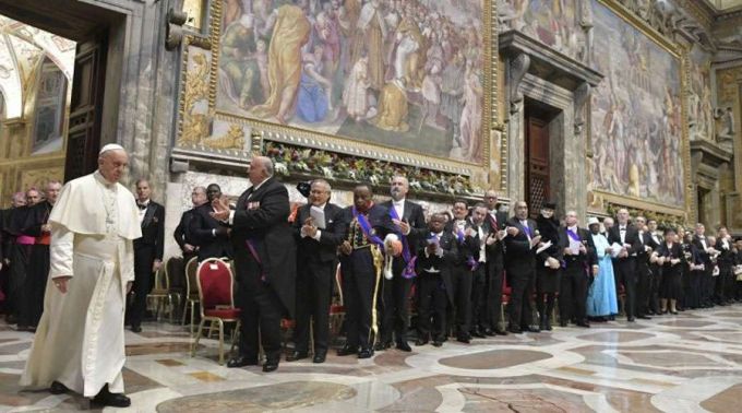 DiscursoCuerpoDiplomatico_VaticanMedia_08012018