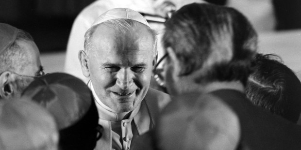 web3-pope-john-paul-ii-jpii-pope-saint-people-connection-love-winston-vargas-cc-by-nc-2-0