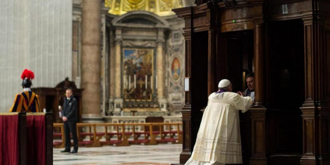 Papa-Francesco-confessionale-1080×675