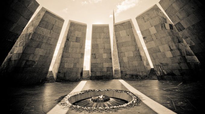 MonumentoGenocidioArmenio_ZdouneCC-BY-2.0_Flickr_230415