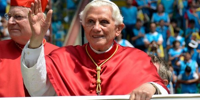 BenedictoXVI_WorldMeetingOfFamilies2012ACIPrensa_270515