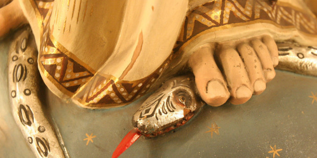 web_devil_saints_temptations_snake_holy_heart_paris_godong___photononstop_ai1