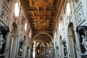 1280px-Basilica_of_St._John_Lateran_5790154828-2-300×200