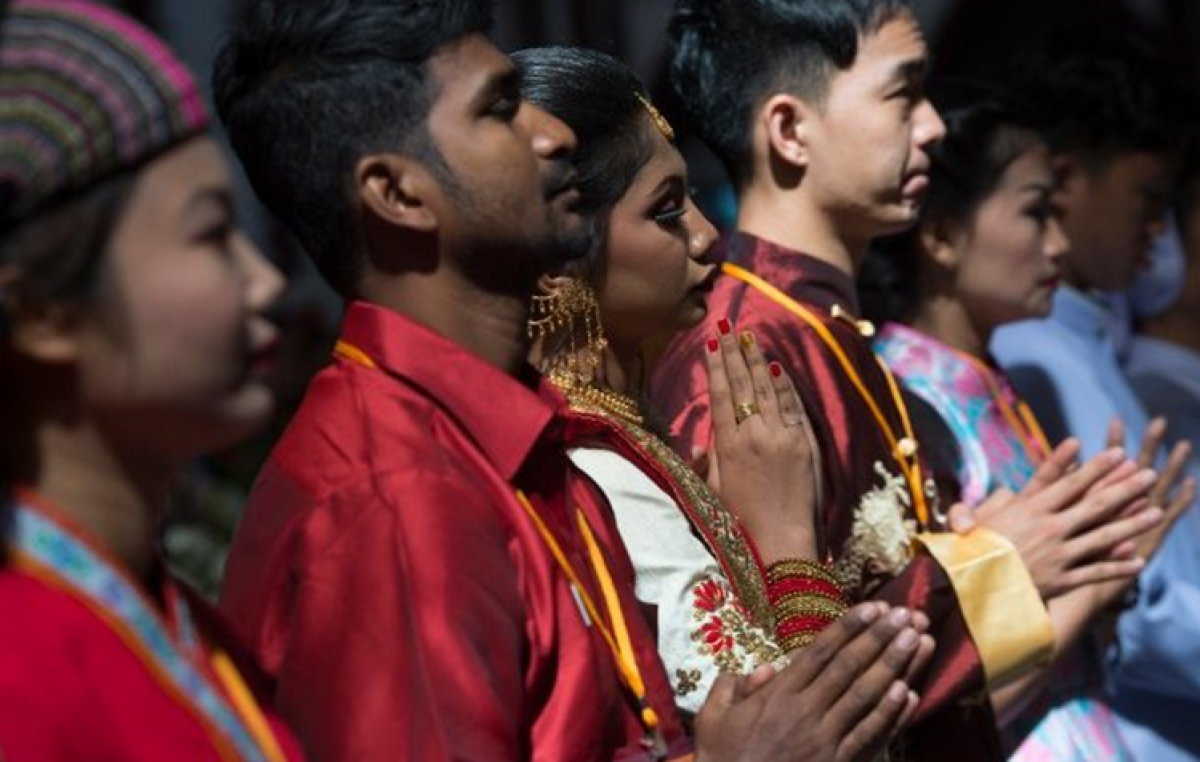 Catolicos-mundo-VaticanMedia-1200x762_c