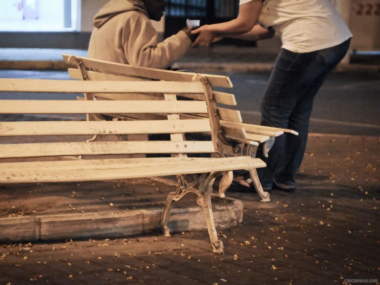 formacao_1600x1200-a-missao-de-fe-dos-leigos-na-vida-cotidiana-e-na-igreja-768×576