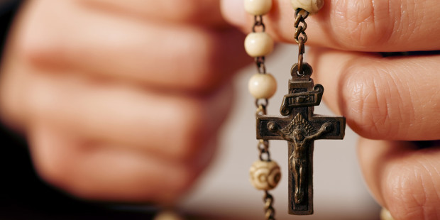 web3-hands-rosary-praying-our-lady-chaplet-long-thic3aan-cc
