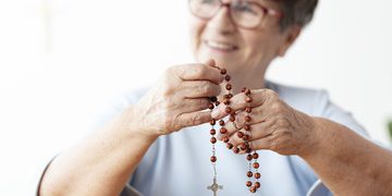 240_F_208767318_Yp1yZj5UvmV00GneR4sNYzWPxczwKpai