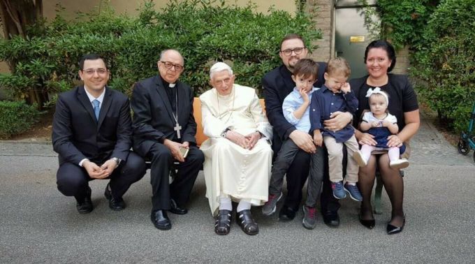 Brasileiros e Bento XVI