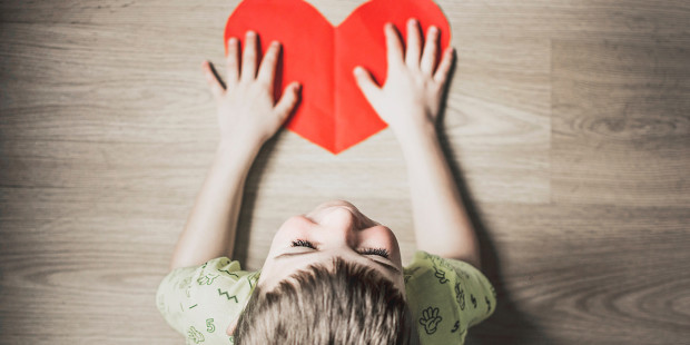 web3-boy-hands-child-heart-love-anna-kolosyuk-unsplash-cc01