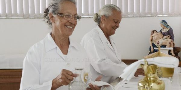 Leigos_Igreja-600×340