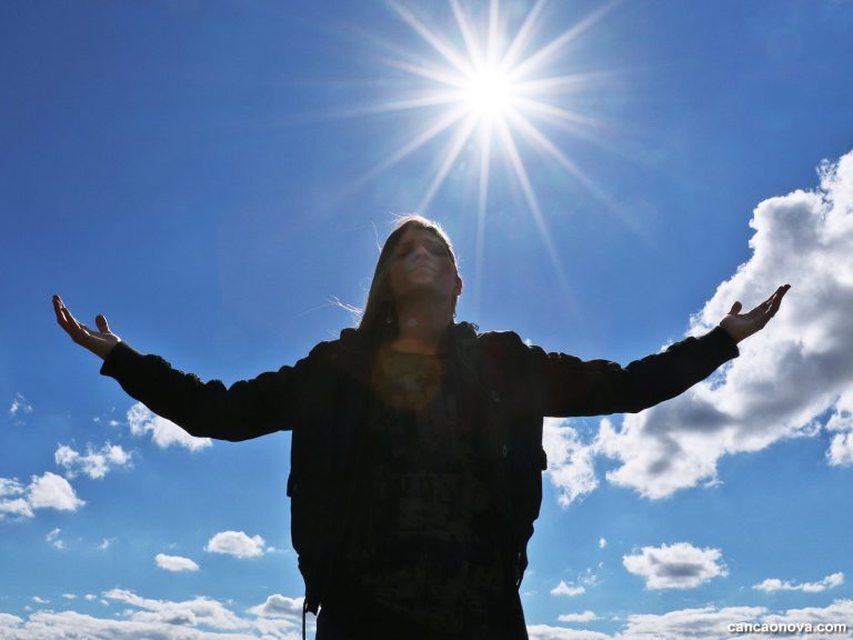 formacao_tenha-coragem-de-abrir-se-ao-amor-incondicional-de-deus-1600×1200-768×576