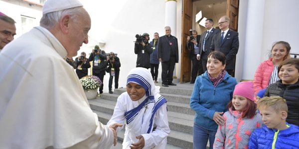 papa-obras-de-caridade-igreja-estonia-Vatican-Media-via-REUTERS