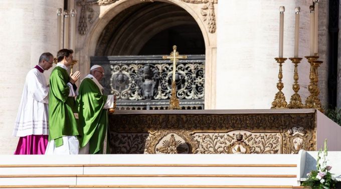 PapaFranciscoSanPedroMisaAperturaSinodo_DanielIbanezACI_03102018