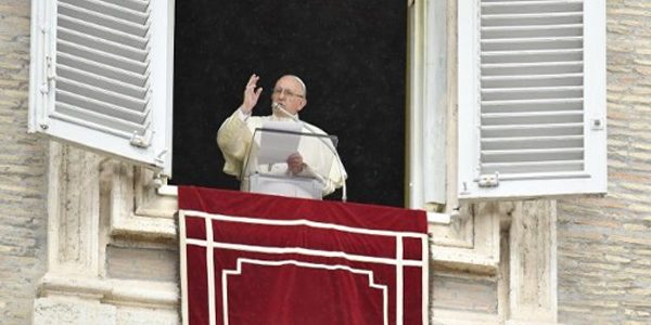angelus_papa_7-10_vatican-media