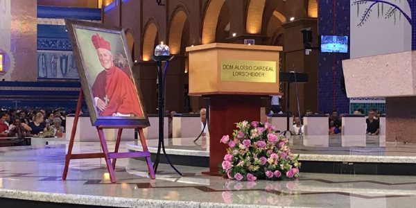 urna-dom-aloisio_julia-beck-600×300