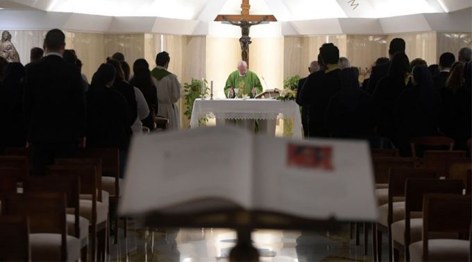 MisaSantaMarta_VaticanMedia_06112018