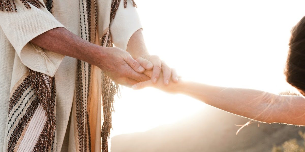 jesus-reaching-hands