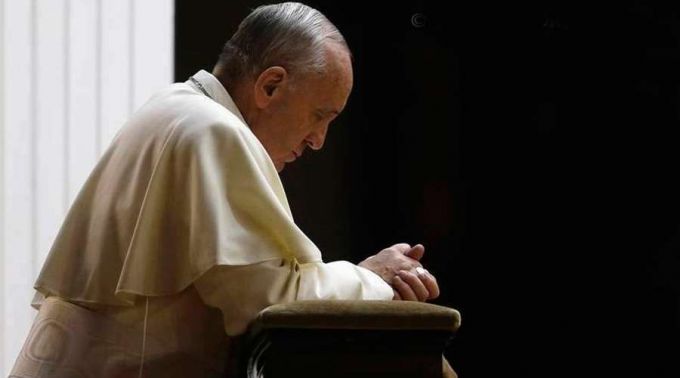 FranciscoOracion_VaticanMedia-12022019