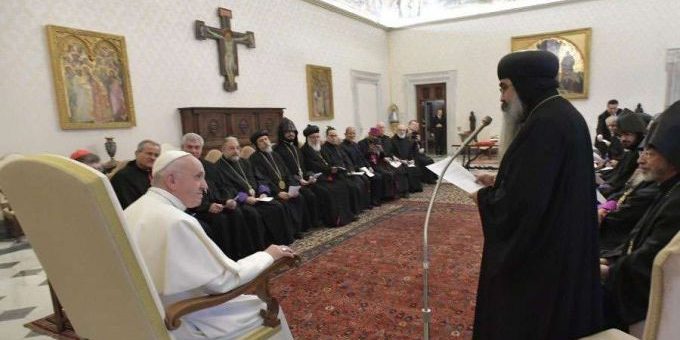 PapaFranciscoComisionCatOrt_VaticanMedia_01022019